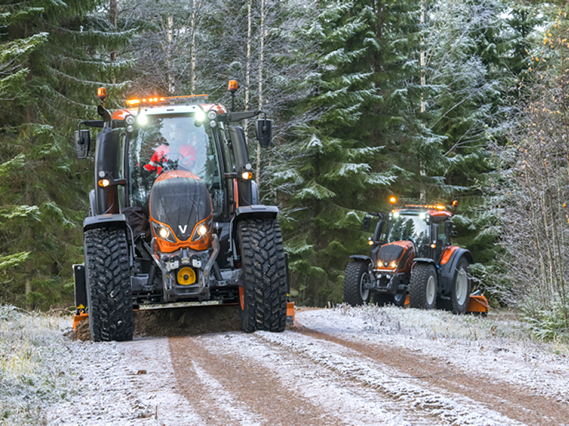 Valtra T-Serie mit Zwischenachsgrader