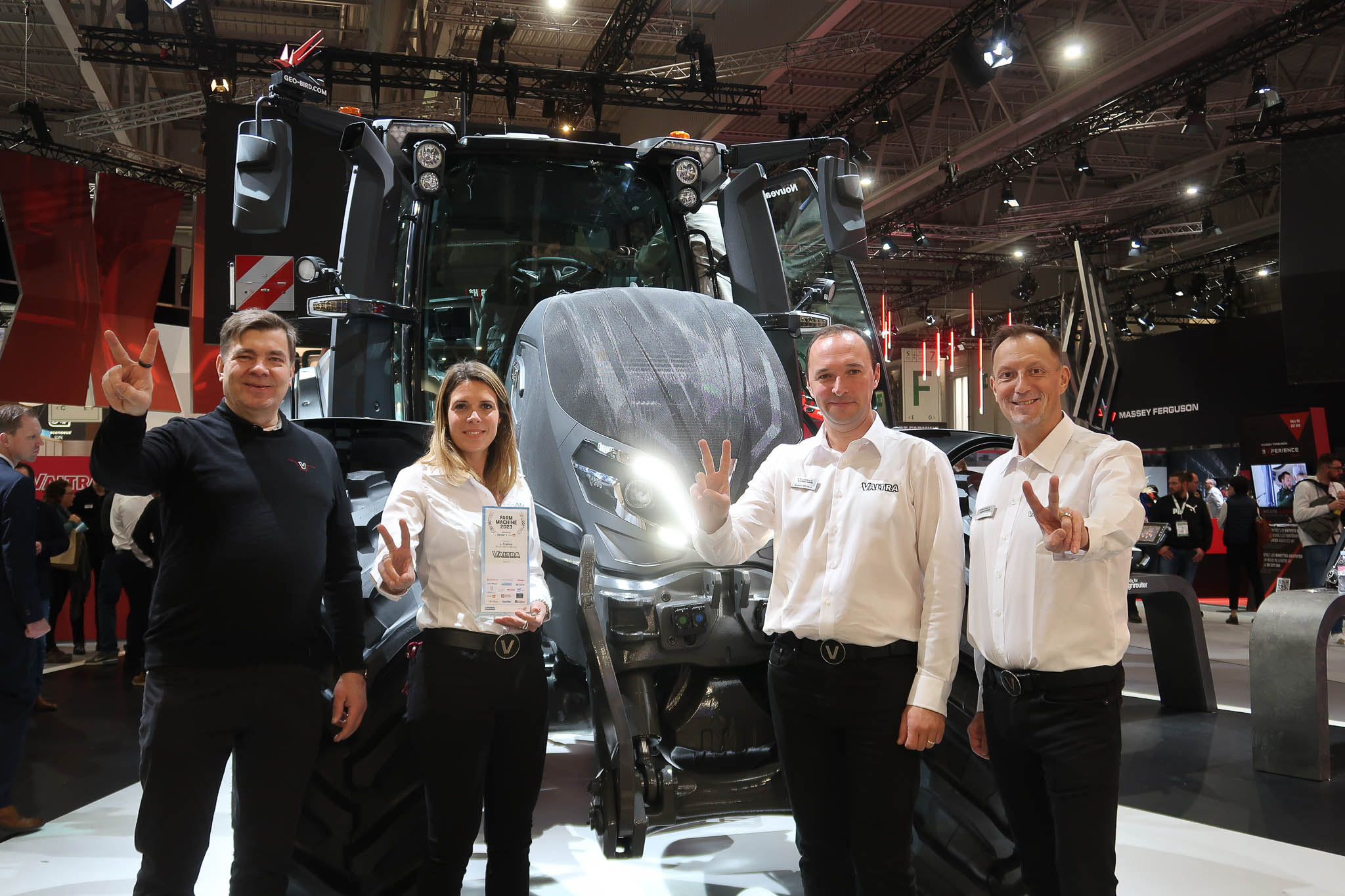 Valtra Team mit Q-Serie auf der SIMA 2022