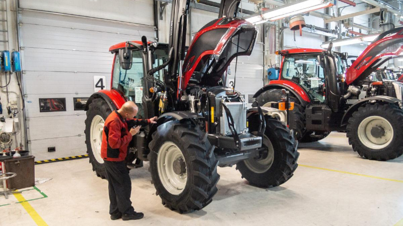 Valtra A-Serie in der Endkontrolle im Valtra Werk Suolahti