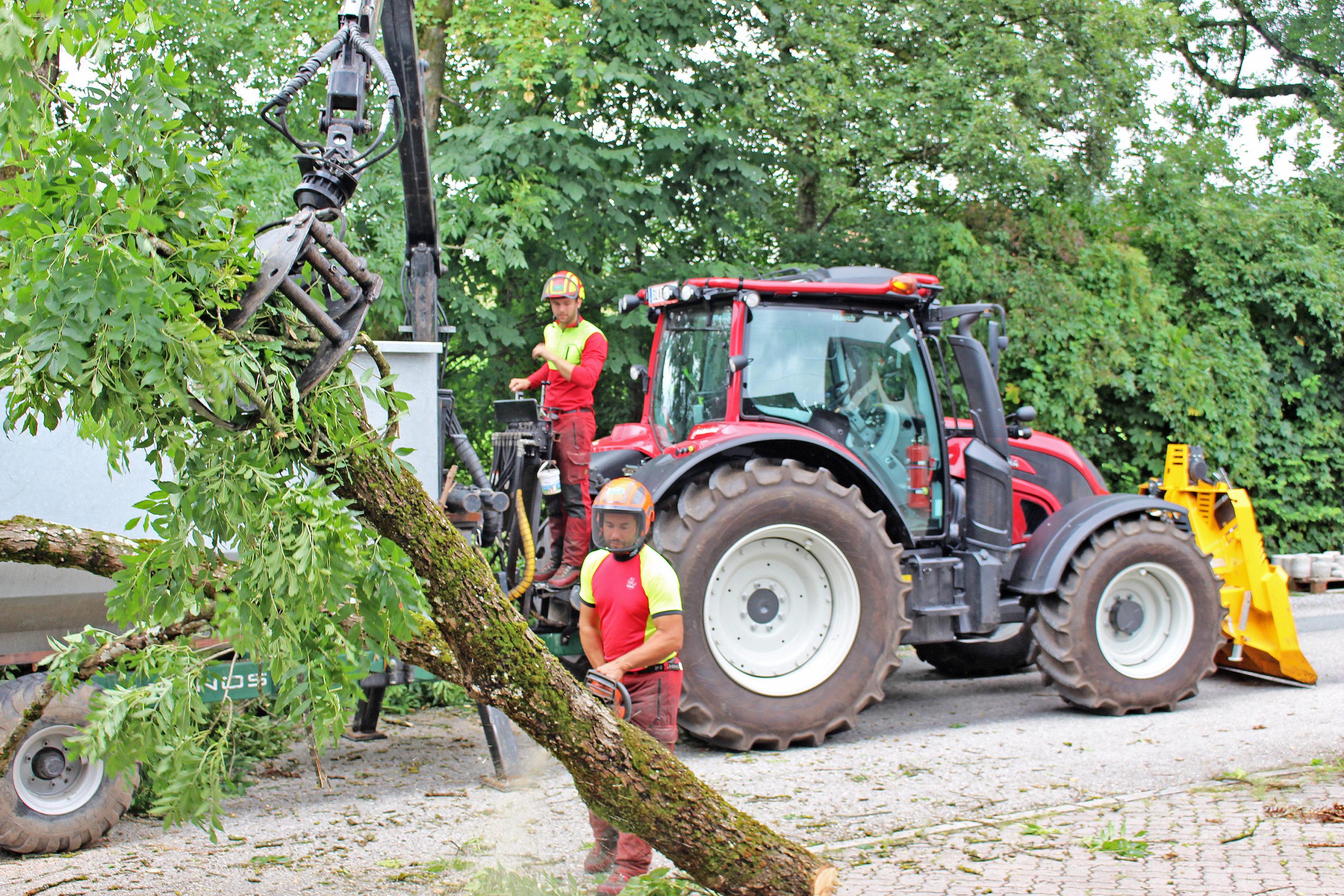 Valtra N114e HiTech 5 für den Forstbetrieb